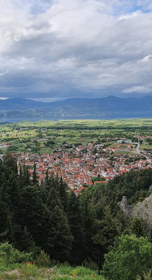 Θέα απο κάστρα Σερβίων